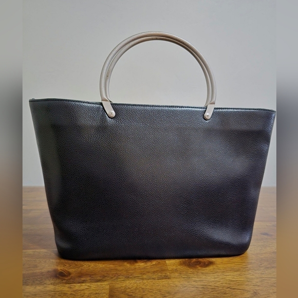 CHANEL handbag - Picture 1 of 10